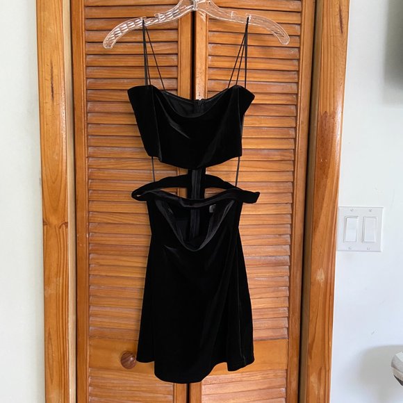 NEW Tiger Mist Candice Black Velvet Cutout Dress - Picture 6 of 13
